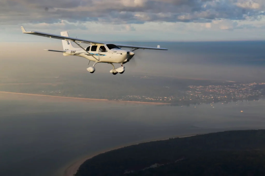 Jabiru J230: Easy on the Eyes - and Your Wallet